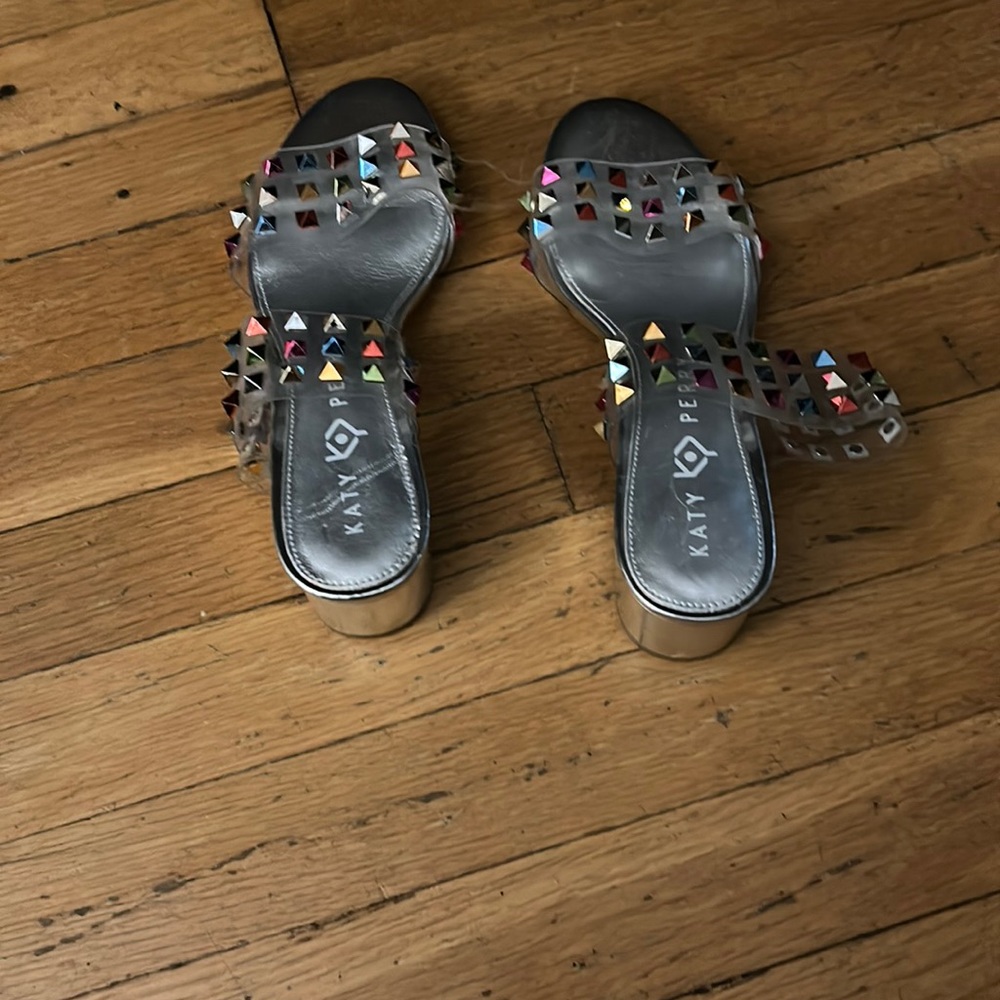 Women’s shoes